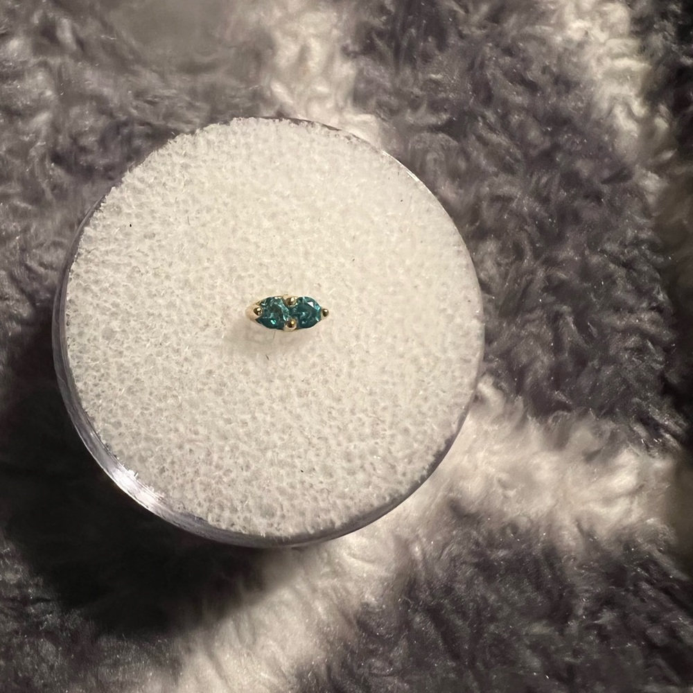 LeRoi 2 Stone Marquise Threadless End